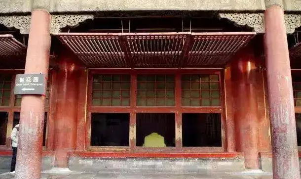 万江街道支摘仿古门窗的结构特点是怎样的